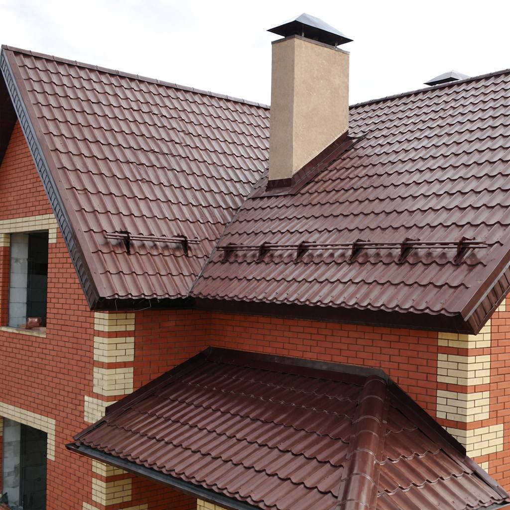 Металлочерепица Ламонтерра X на кровле частного дома